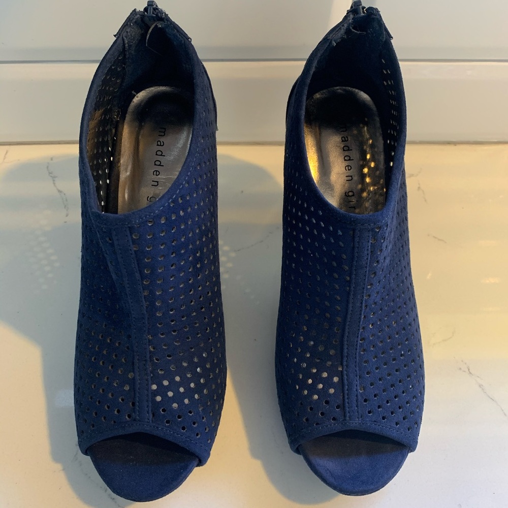 Madden Girl blue peep toe heel shoes size 7 w/ zip